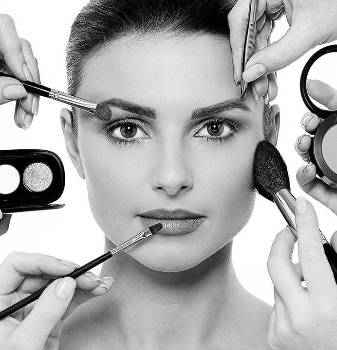 Make up services 5 Salon